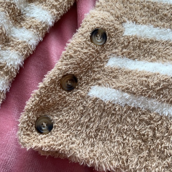 Sweater - Picture 2 of 3